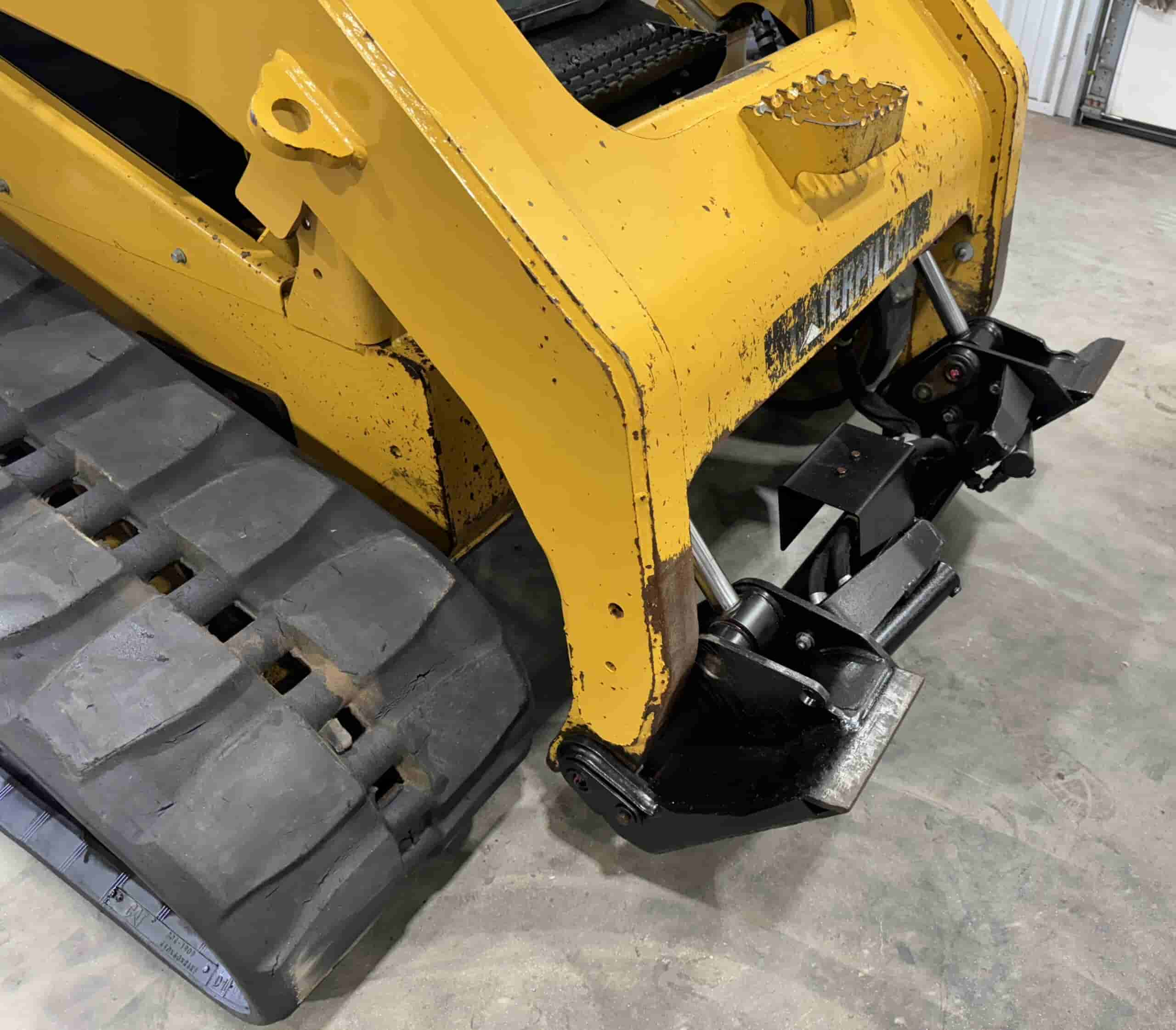 2009 CAT 299C Pre-Emissions
